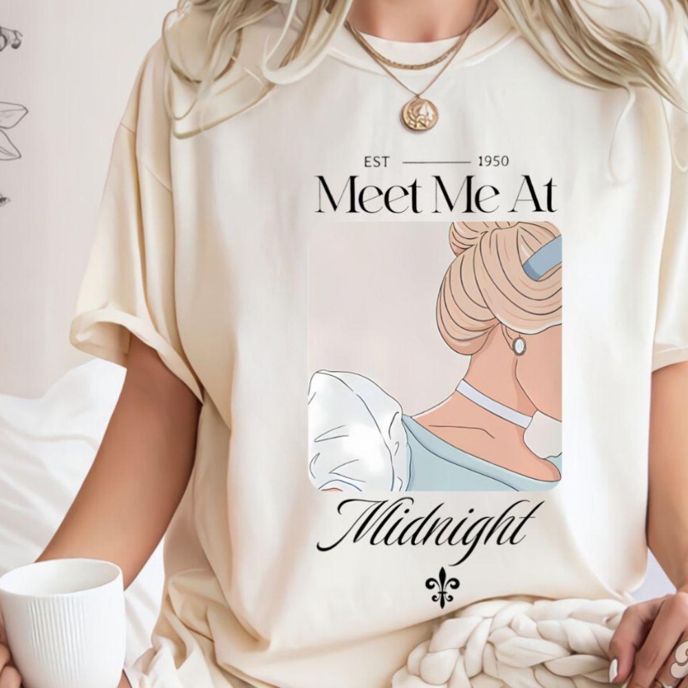 Comfort Colors Off-White T-Shirt. Taylor Swift/Disney